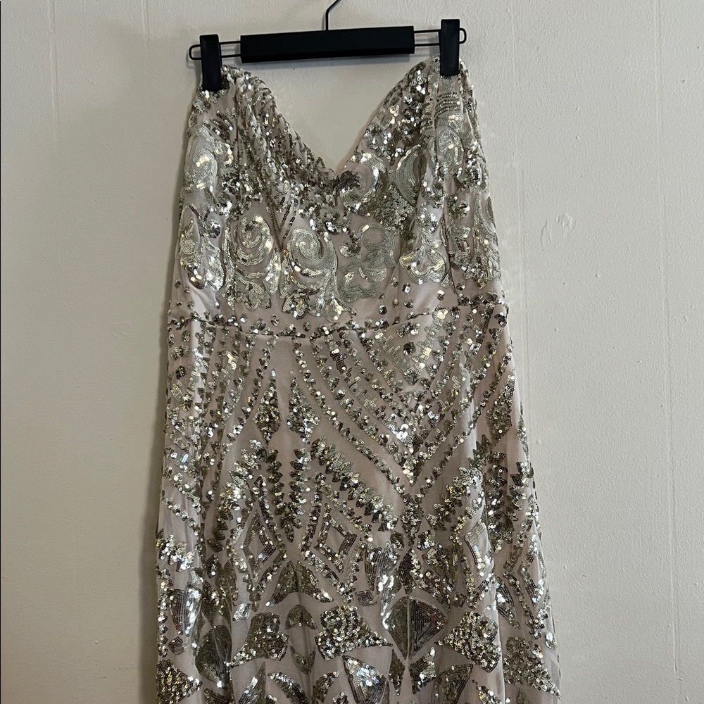 PrettyLittleThing Silver/ gold Embellished Dress - Picture 2 of 10